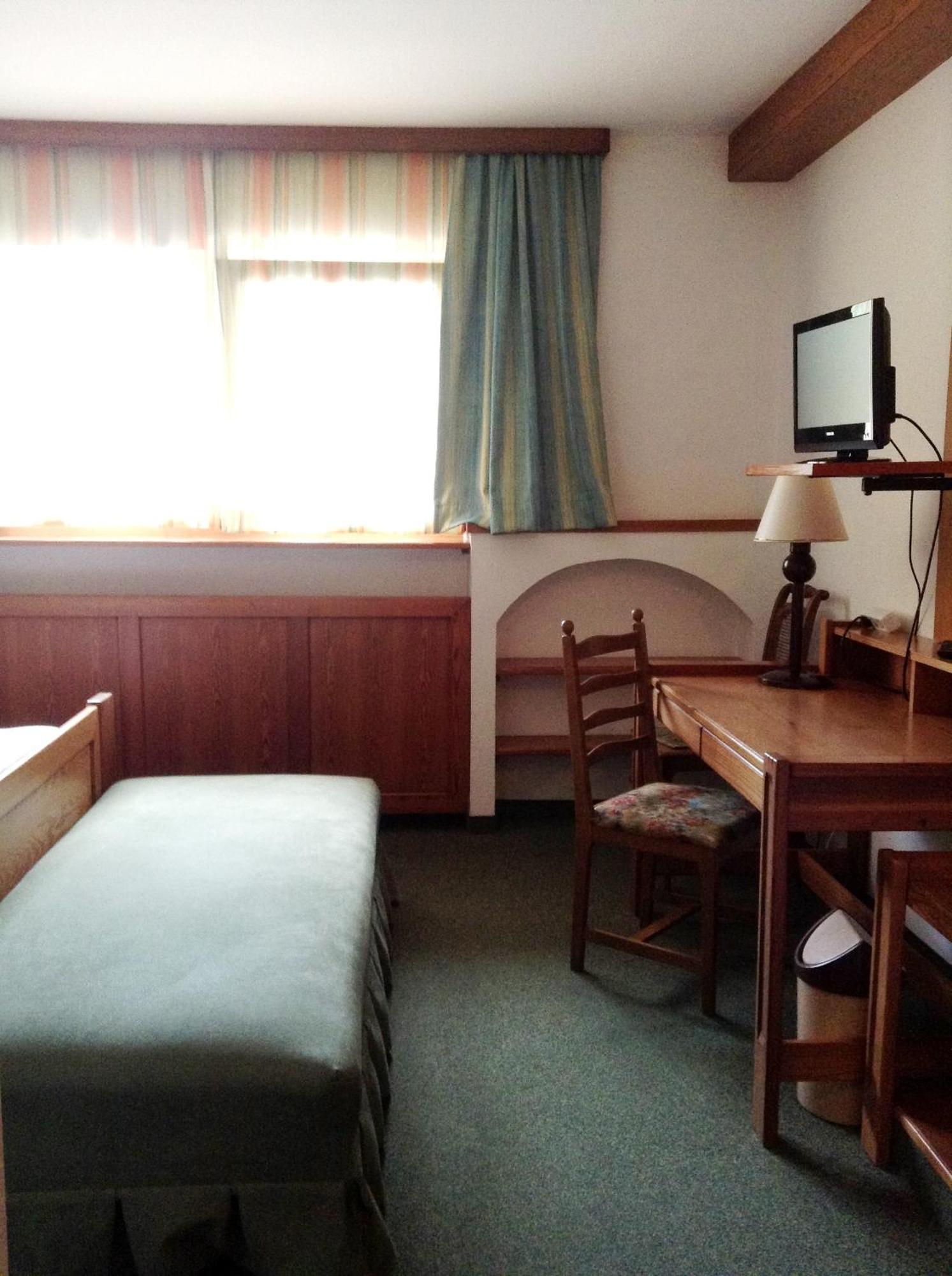 Hotel Gruenes Tuerl Bad Schallerbach Bagian luar foto