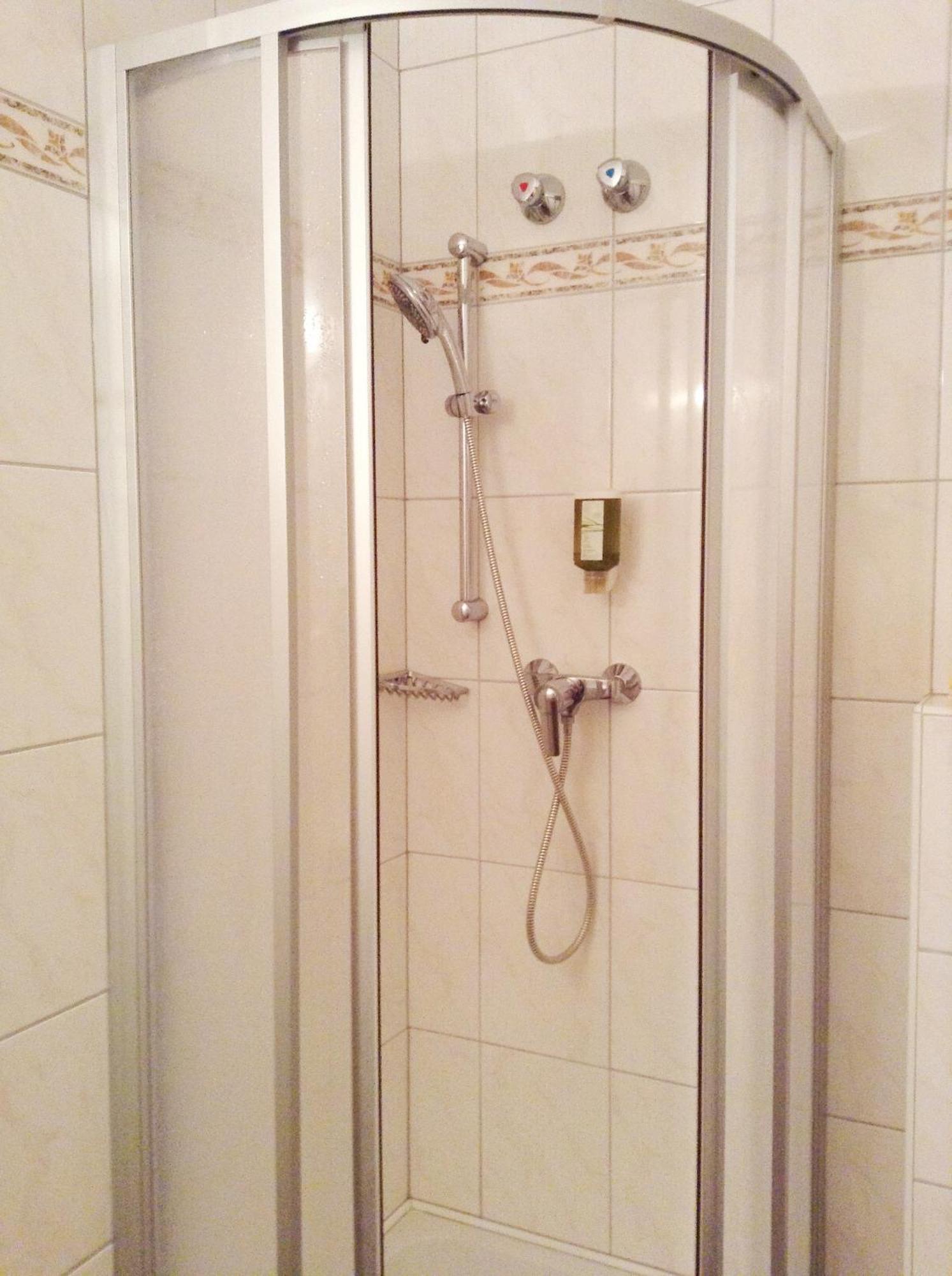 Hotel Gruenes Tuerl Bad Schallerbach Bagian luar foto