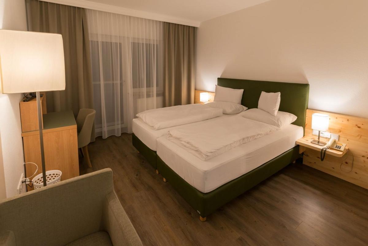Hotel Gruenes Tuerl Bad Schallerbach Bagian luar foto