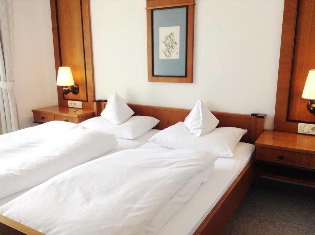 Hotel Gruenes Tuerl Bad Schallerbach Bagian luar foto
