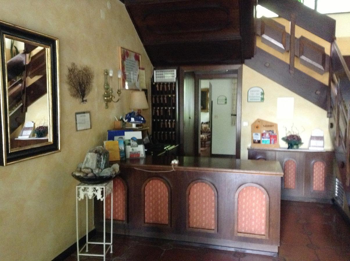 Hotel Gruenes Tuerl Bad Schallerbach Bagian luar foto