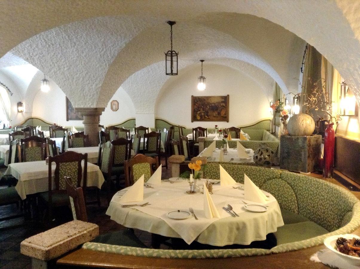 Hotel Gruenes Tuerl Bad Schallerbach Bagian luar foto