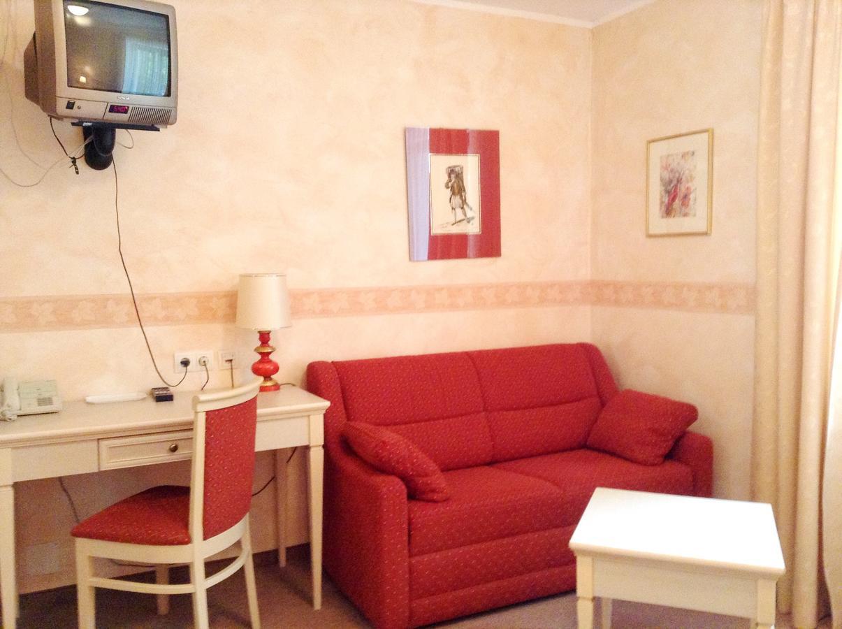 Hotel Gruenes Tuerl Bad Schallerbach Ruang foto