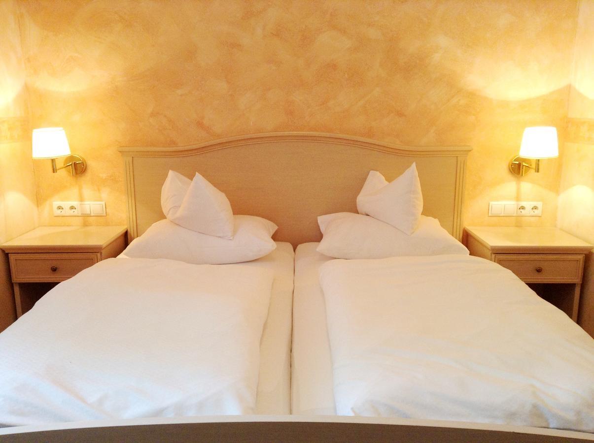 Hotel Gruenes Tuerl Bad Schallerbach Ruang foto