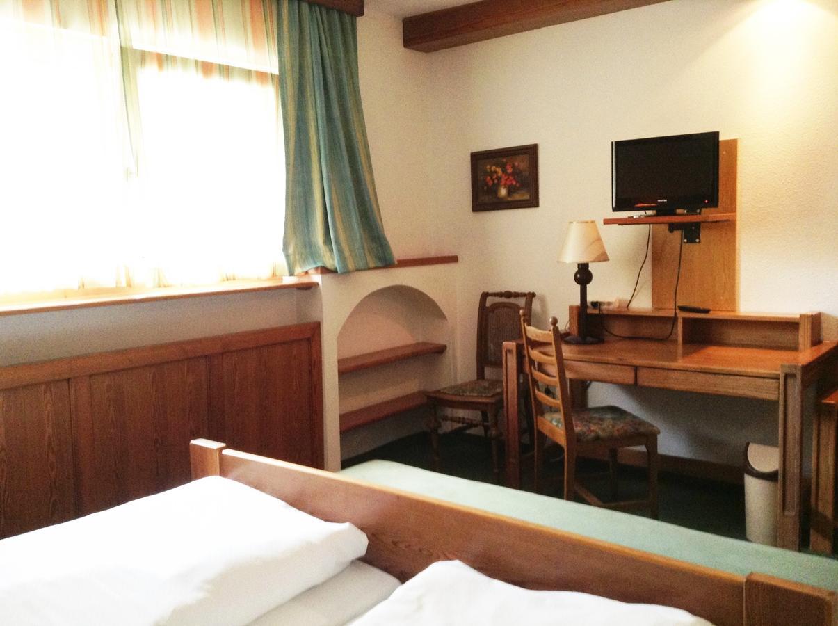 Hotel Gruenes Tuerl Bad Schallerbach Ruang foto