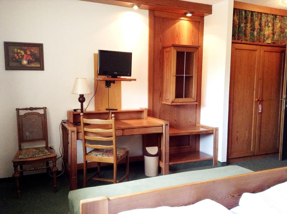 Hotel Gruenes Tuerl Bad Schallerbach Ruang foto