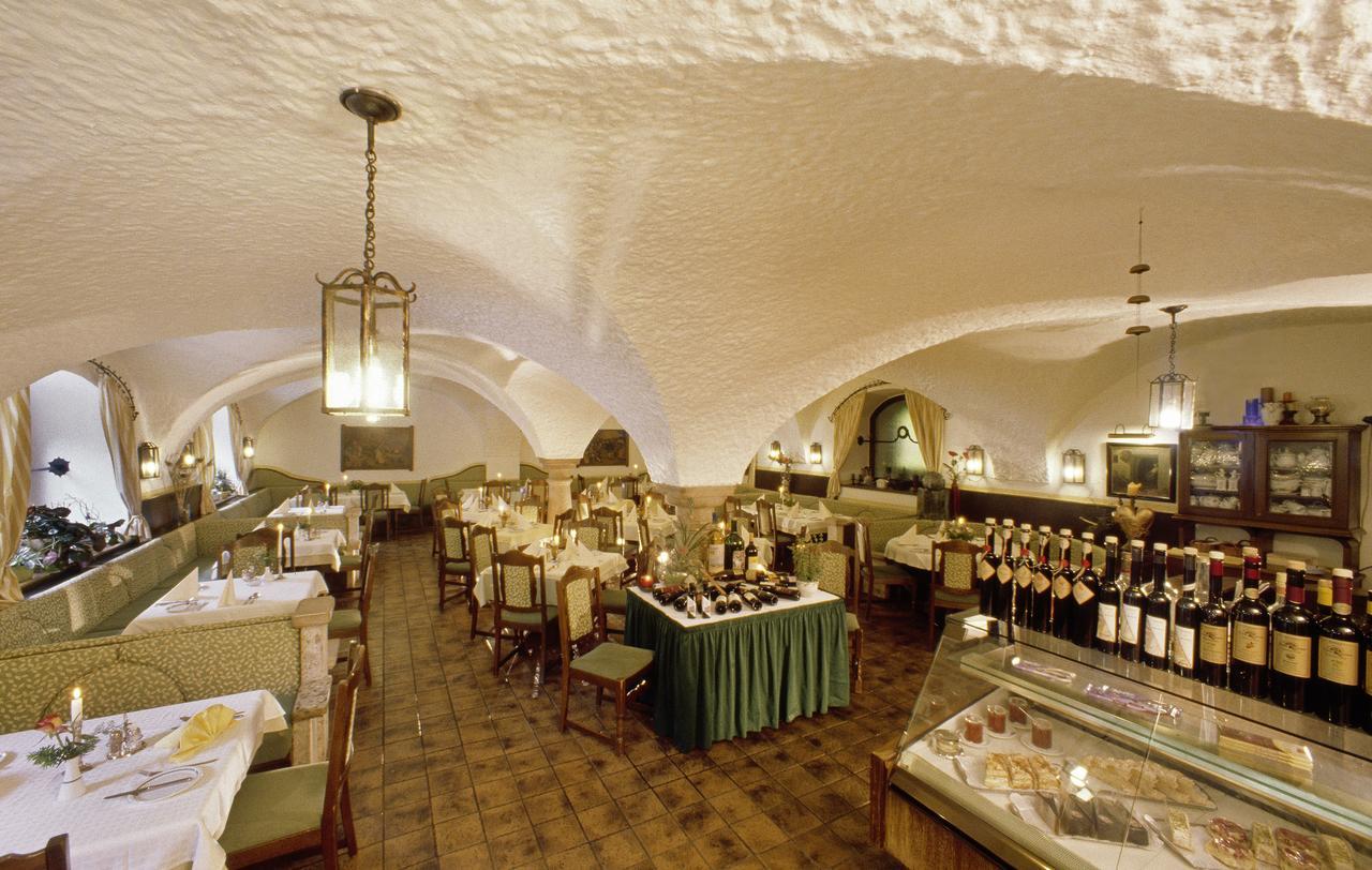 Hotel Gruenes Tuerl Bad Schallerbach Bagian luar foto