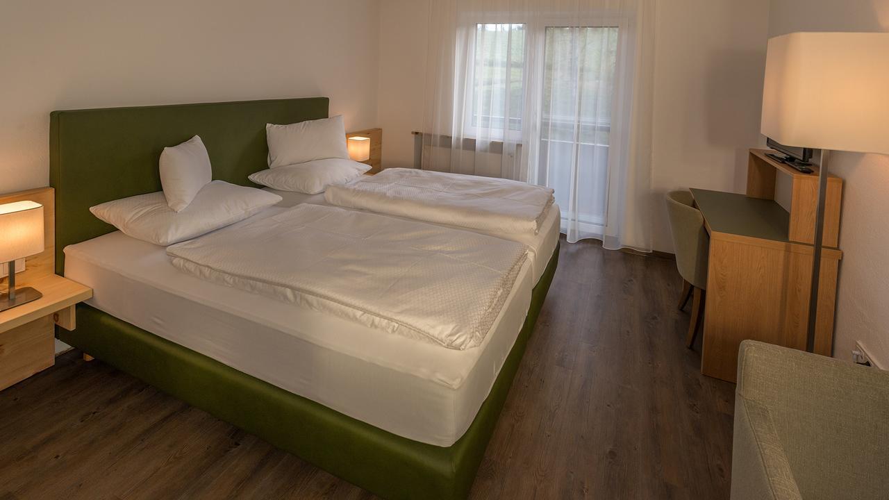 Hotel Gruenes Tuerl Bad Schallerbach Bagian luar foto